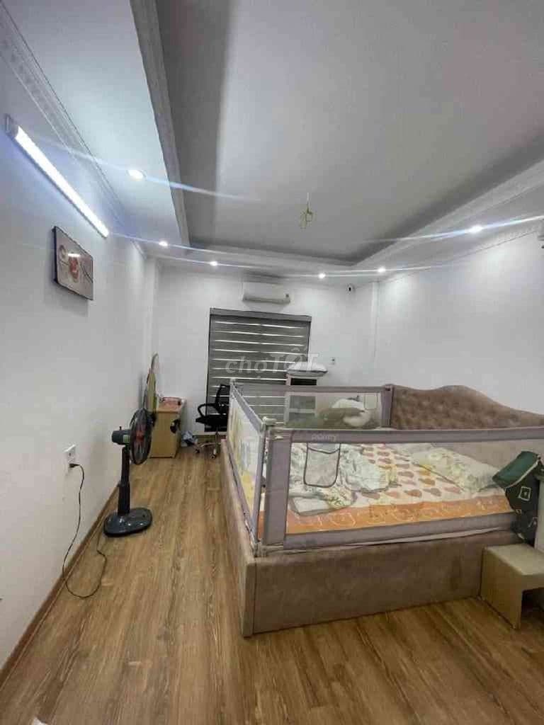 NHÀ GẦN PHỐ TÂY TRÀ 30M 5T DÂN XÂY