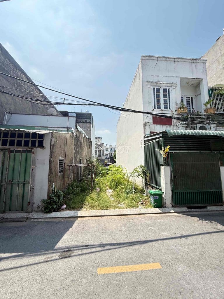 Đất đường thông xe Tải