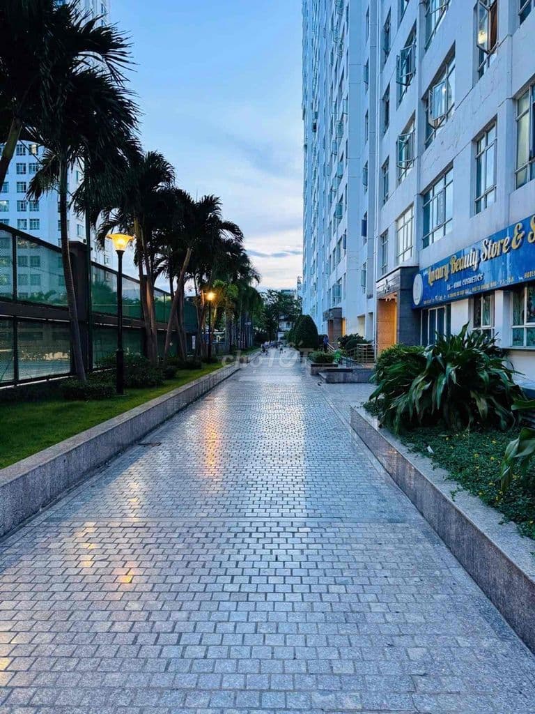 ngã tư còn chờ gì nữa