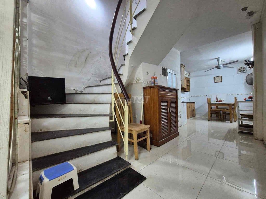 Hơn 3 tỷ chút có nhà dân xây Định Công-20m oto tránh-42m*3T;3N - Ảnh 2