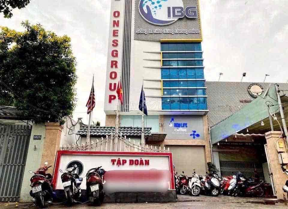 BÁN TOÀ CAO ỐC MẶT TIỀN ĐẠI LỘ PHẠM VĂN ĐỒNG . HIỆP BÌNH CHÁNH . TĐ