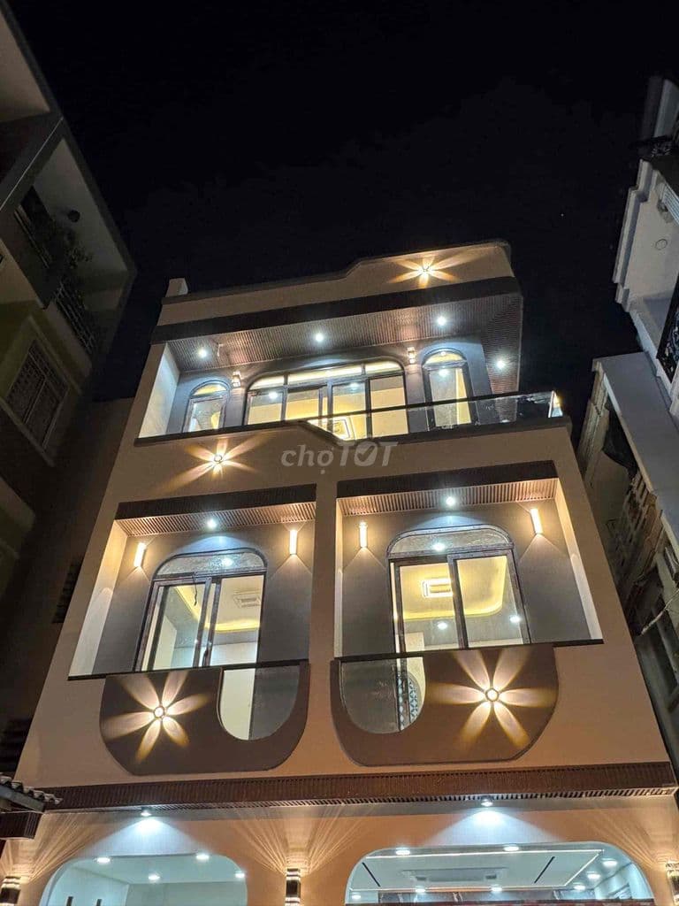 NHÀ MỚI HXH 3P3WC