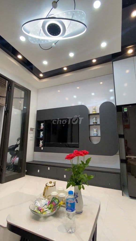 Quá hiếm - 3 thoáng - Hơn 7 tỷ - 30m - 5 tầng - Tôn Đức Thắng, Đống Đa