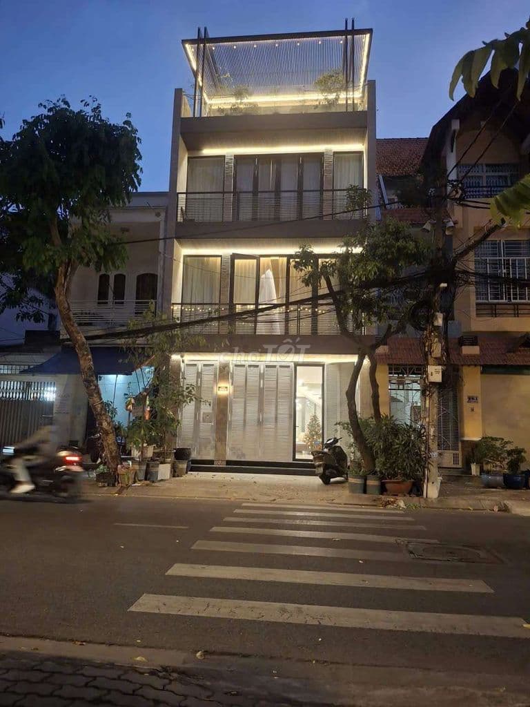 Bán nhà mặt tiền vị trí kinh doanh, phường Tân phong, quận 7.