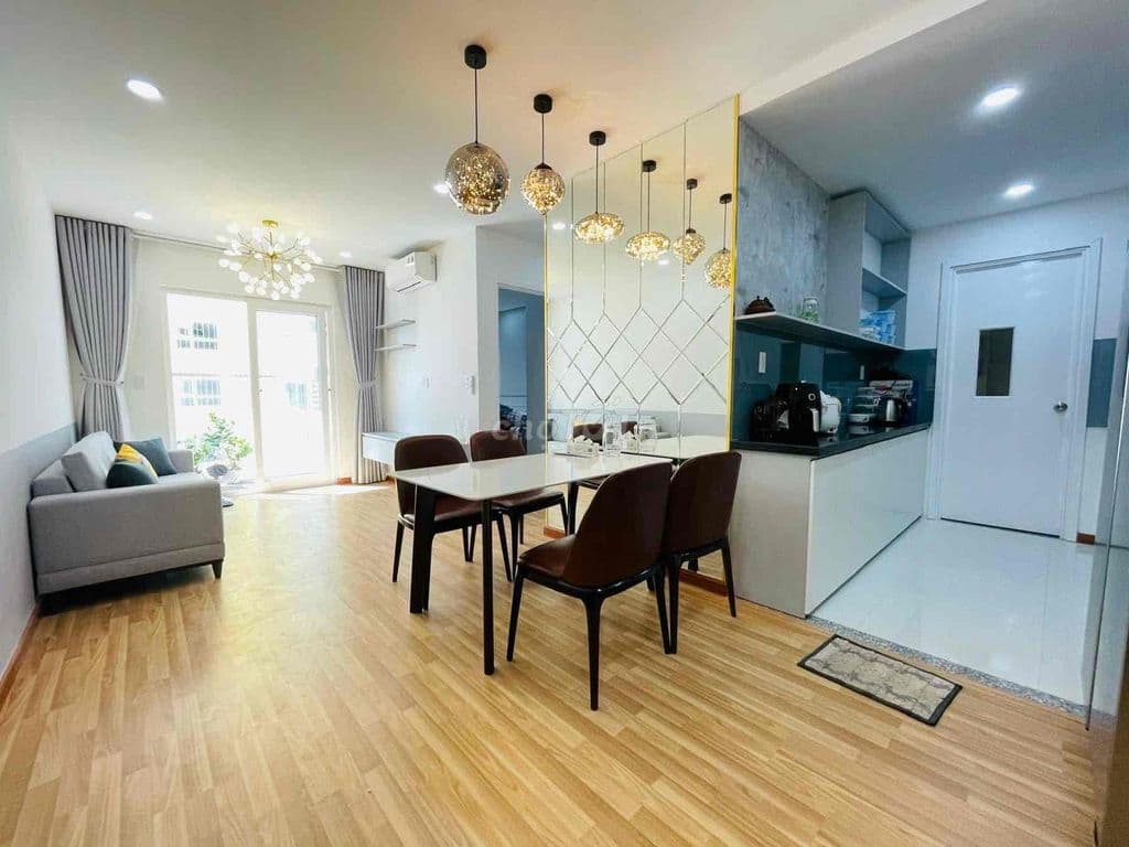 Bán căn hộ 2pn Diamond Riverside hướng Nam đầy đủ nội thất giá 3.2ty