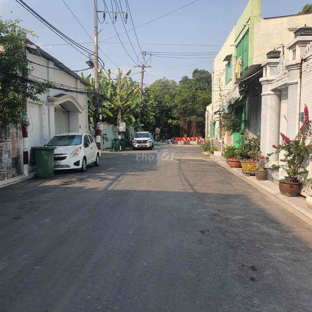 Chính chủ cần bán gấp lô 5x28M, đường số 7 Quốc lộ13, kế bên Vạn Phúc