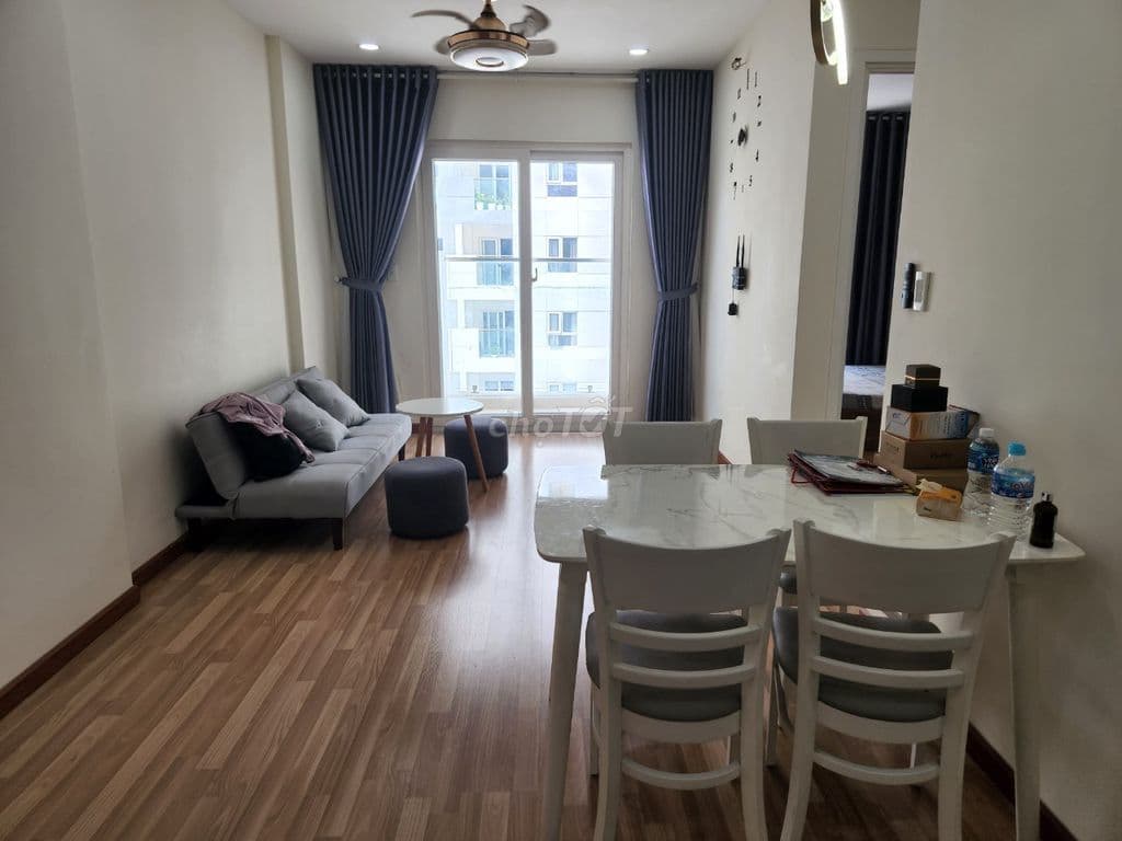 Bán căn 2 phòng ngủ 2WC, view công viên, đầy đủ nội thất