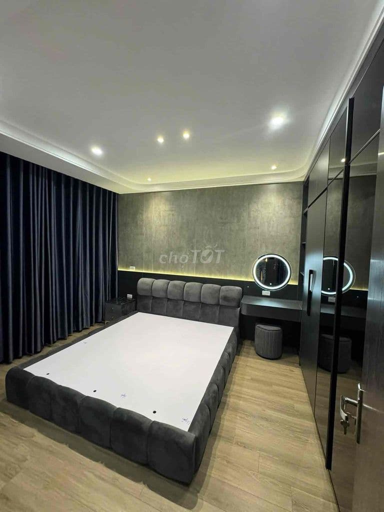 NHÀ TÌM CHỦ MỚI