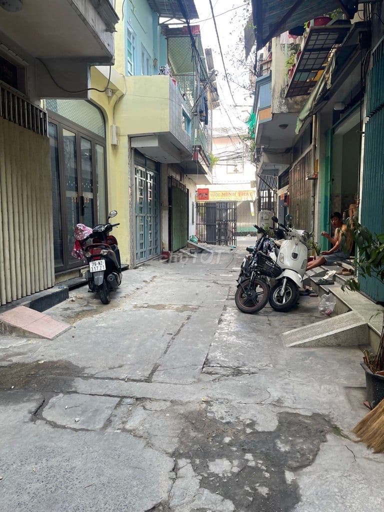 CHỦ GẤP BÁN NHÀ Q11,NGAY CHỢ BÔNG ĐẦM SEN 22M2 CHỈ NHỈNH 5 🧄