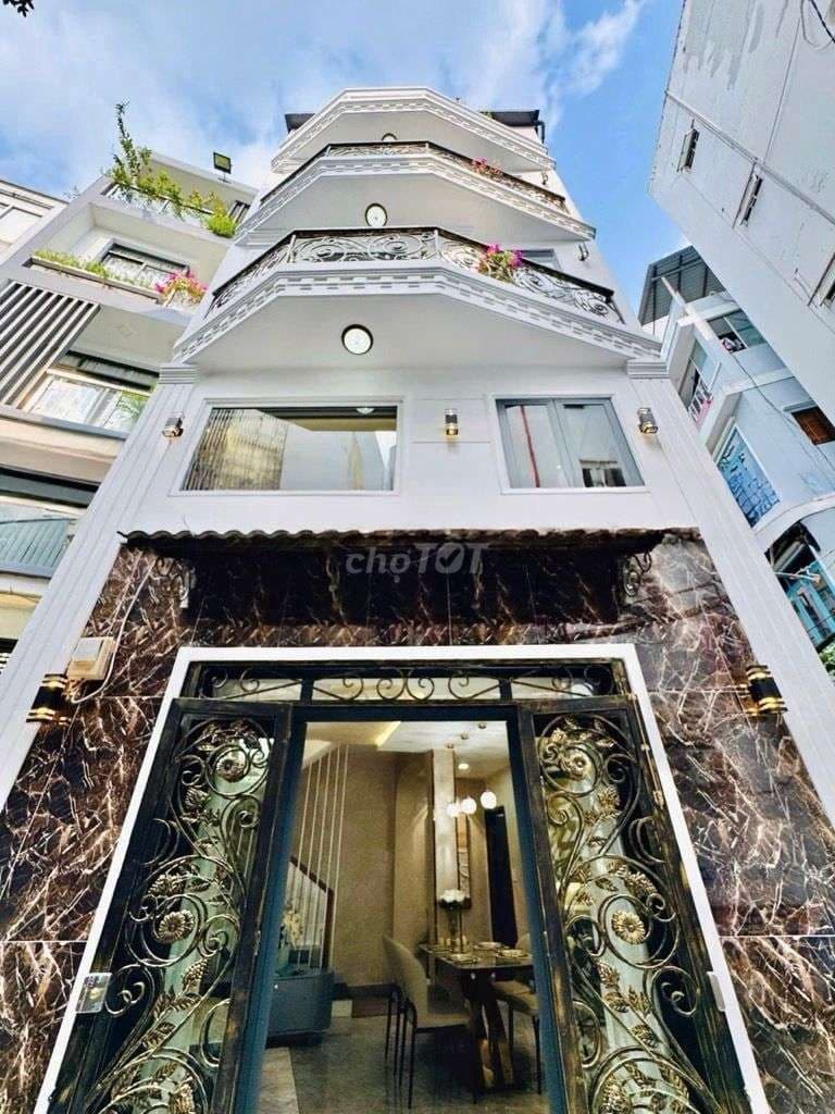 Khu vực vip Phan Xích Long