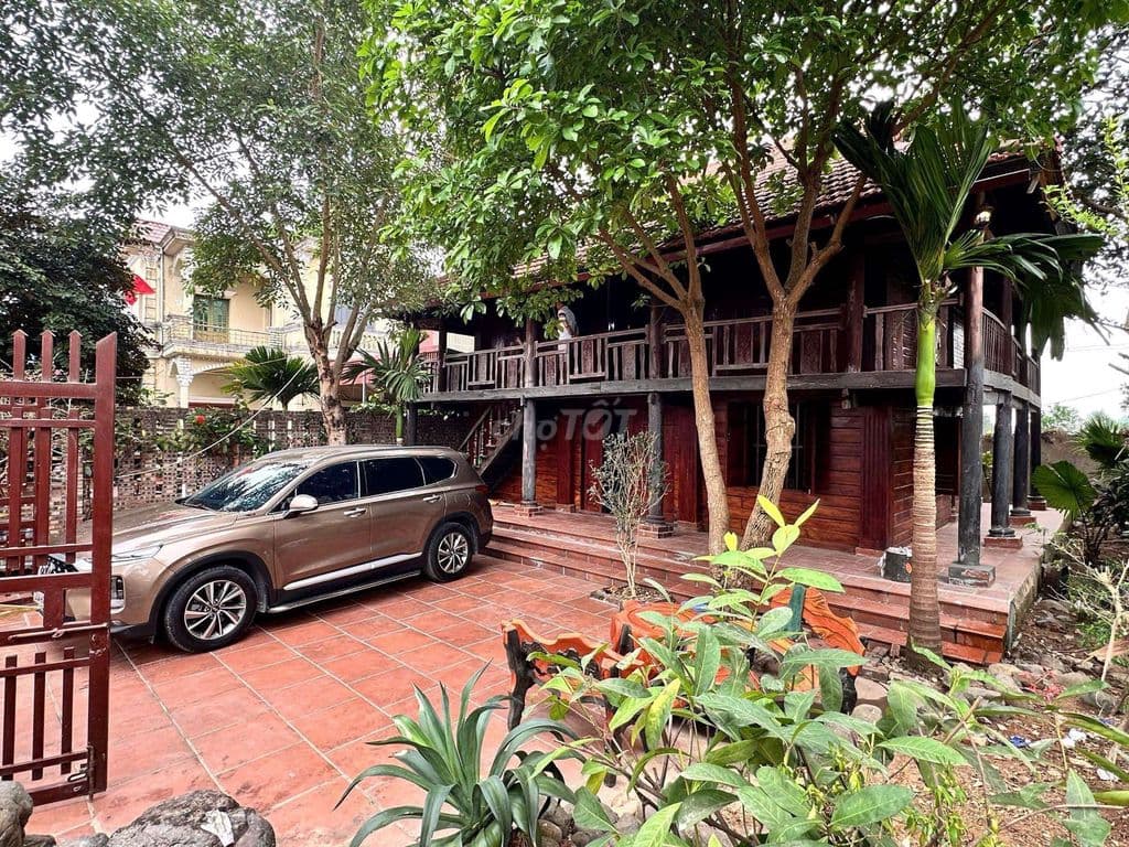 Bán đất tặng Nhà Sàn Gỗ 2 tầng cực chill. Ô tô đỗ sân.