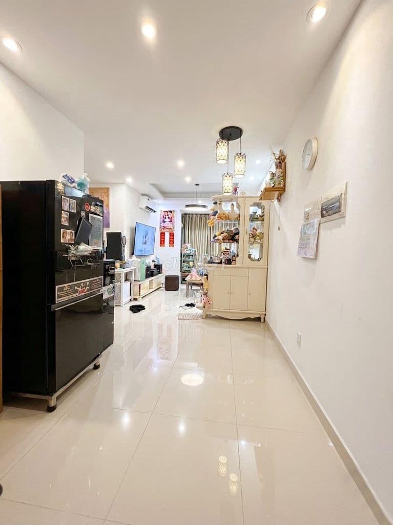 Bán CC Sky Garden 3, 6 tỷ 3 (có TL), 71 m2, 3PN, 2WC, chính chủ