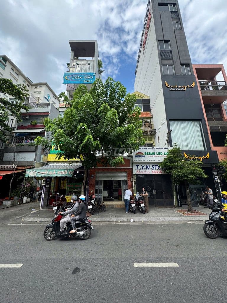 MT Phan Xích Long gần BV Hoàn Mỹ - 53m2, 4 tầng, vỉa hè 2m.
