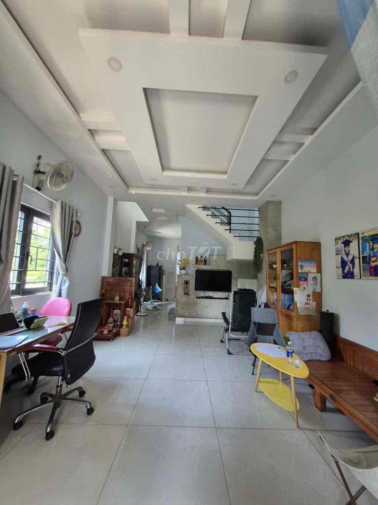 Nhà lô góc siêu đẹp Bình Tân ( chính chủ)
