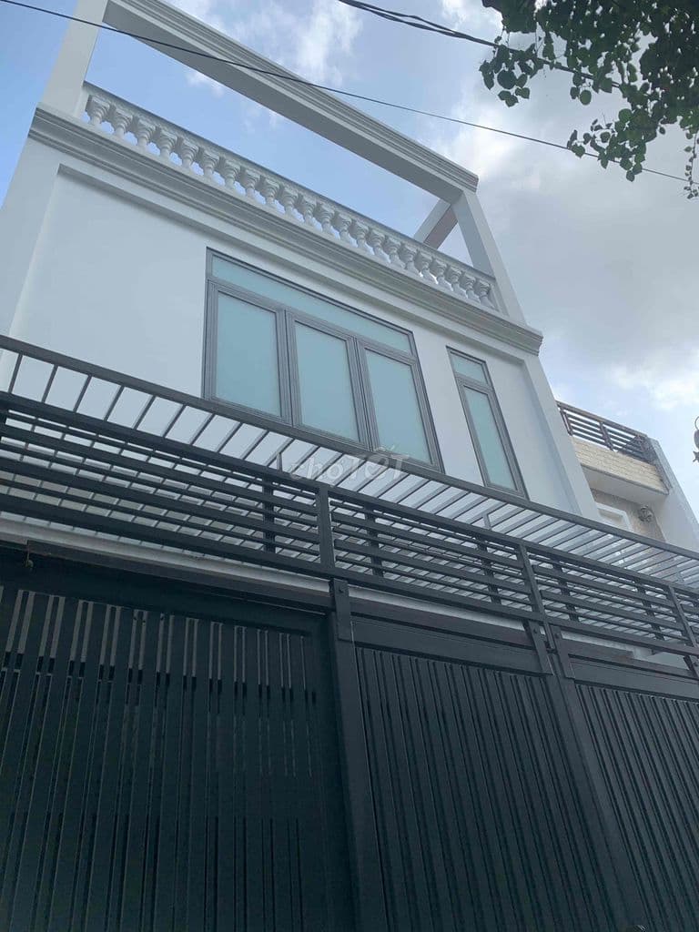 Bán nhà 5x12m, hẻm 3m thông, full nội thất, 3pn, Nguyễn Văn Quá, Q12