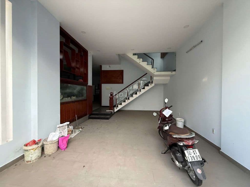 Bán Nhà phố 1 trệt 2 lầu ngay bệnh viện hẻm xe hơi có gara ô tô - Ảnh 2