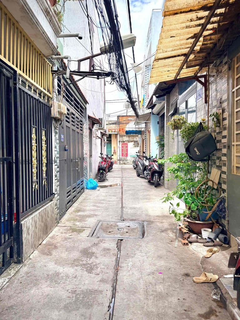BÁN NHÀ LÊ VĂN QUỚI-3 TẦNG HOÀN CÔNG-2PN-Hẻm Rộng Thoáng - Ảnh 3