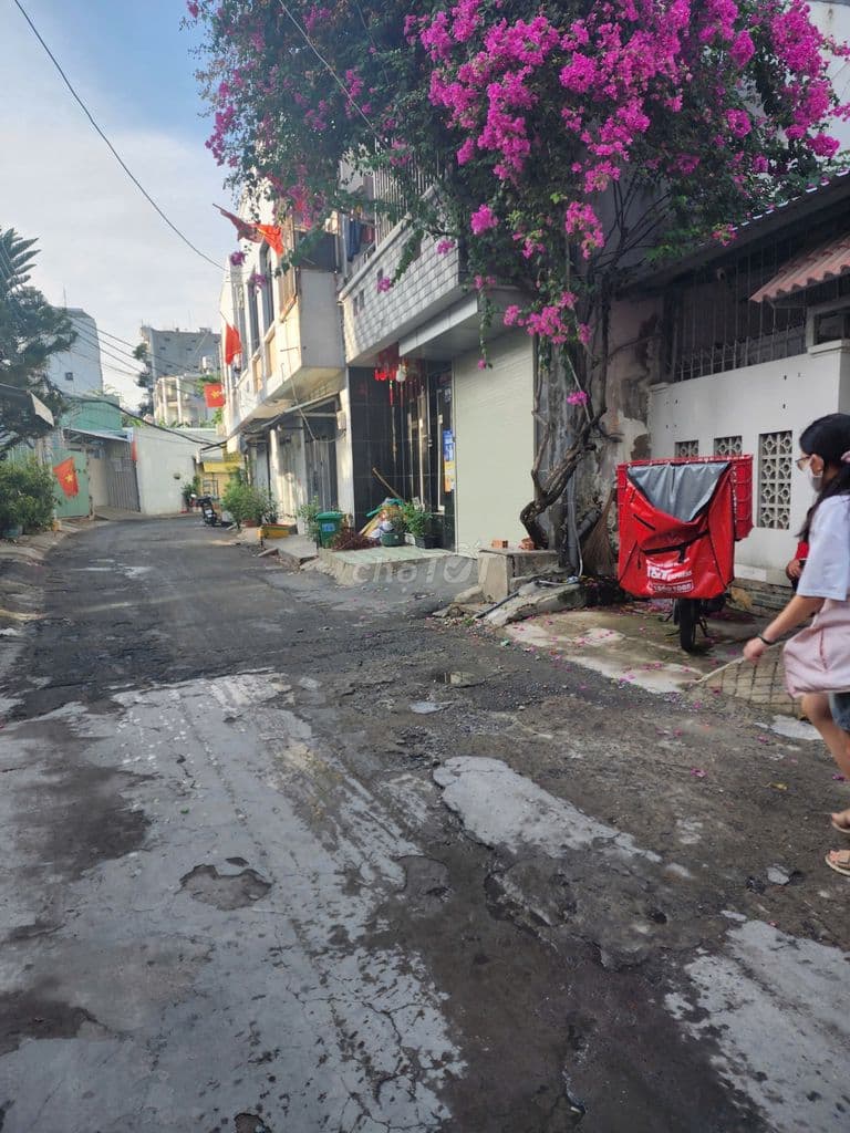 Nhà mặt tiền hẽm 502 hẽm 8m