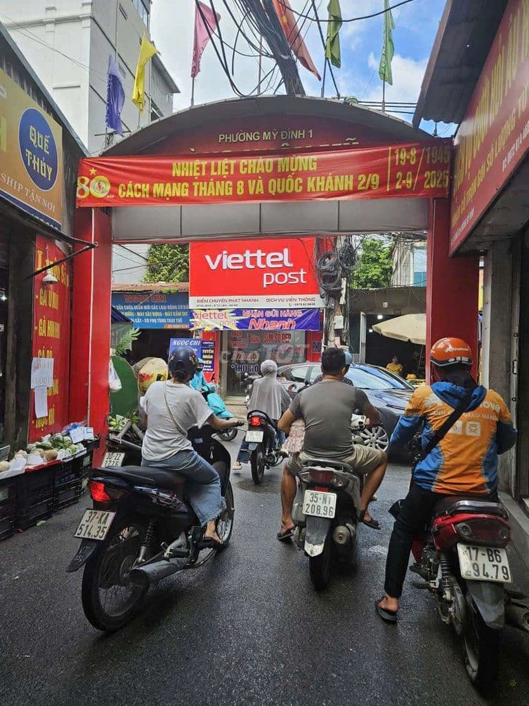 NHÀ ĐẸP MỸ ĐÌNH, BA GÁC TẬN CỬA 40 m * 4 tầng. 6,26 tỷ