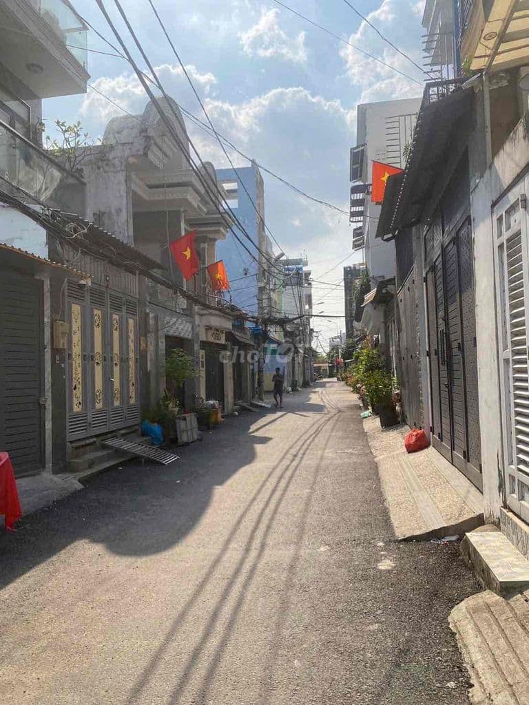 HHMG 1%. Lô đất P9, 4 x 14, hẽm xe hơi thông.