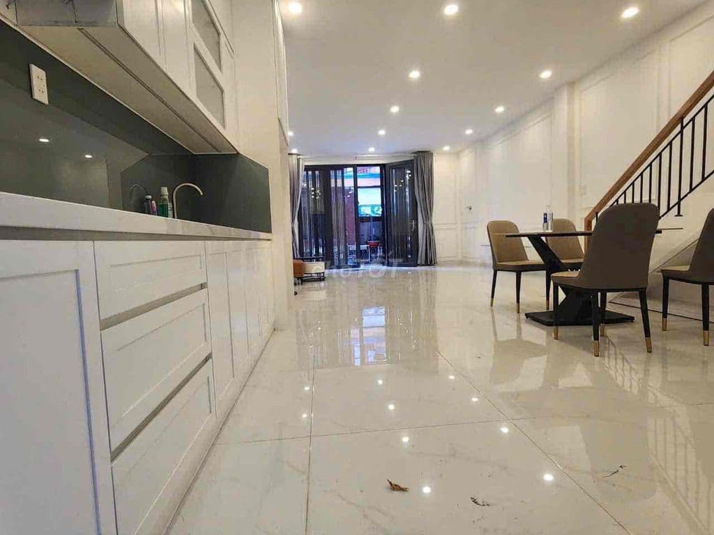 Bán nhà hẻm Lạc Long Quân, F8, TB 3Lầu mới 100% - Ảnh 2