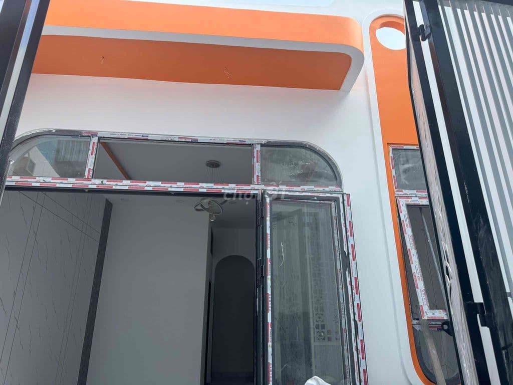 BAND NHÀ MỚI 2PN HẺM BA GÁC GIÁ 5,5TY