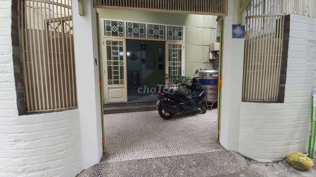 Bán nhà nở hậu vị trí đẹp