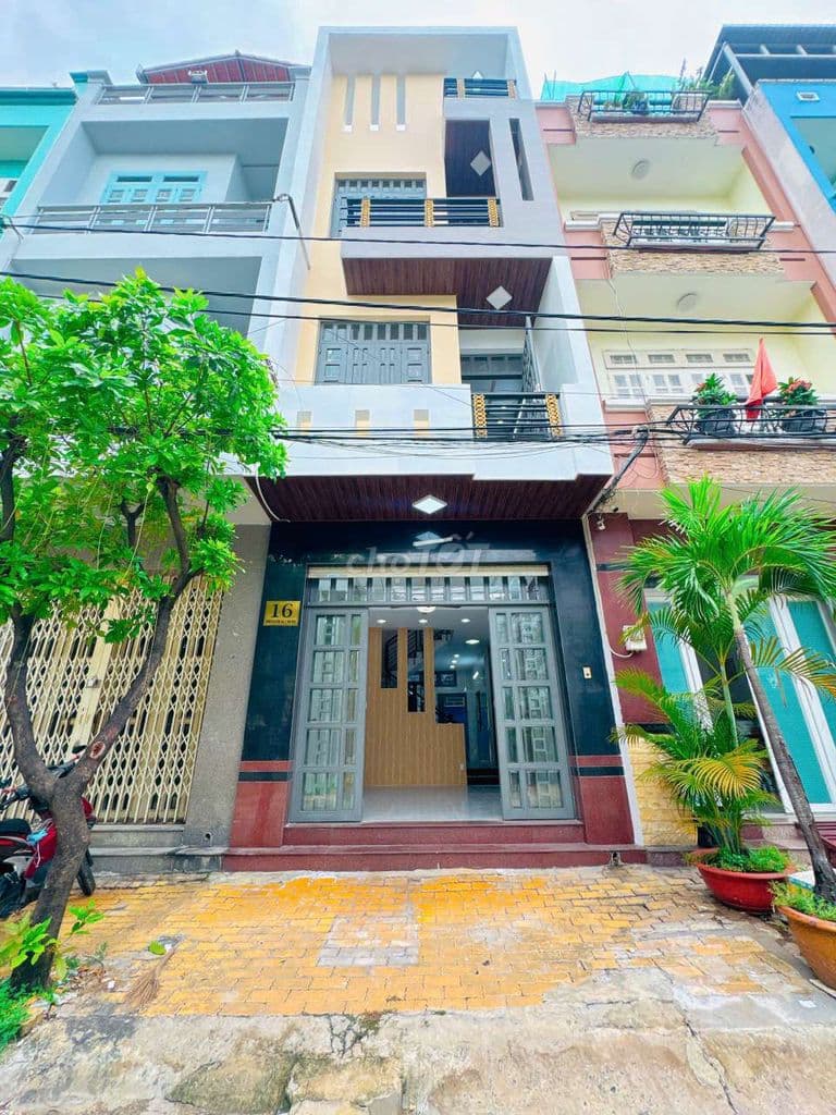 nhà mới mặt tiền view công viên bông sao P5,Q8