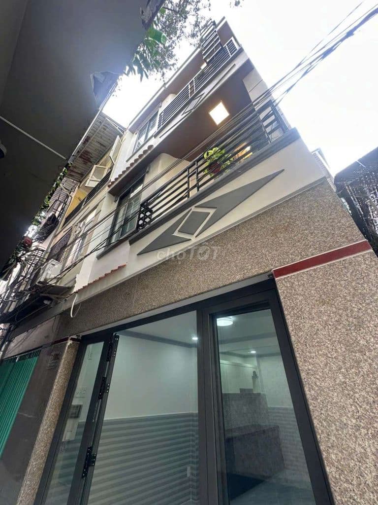 Nhà mới 3 tầng BTCT kiên cố - Bàn giao ngay