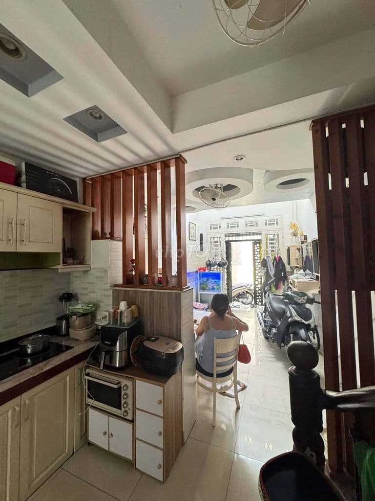 Bán nhà 5 tầng Bùi Văn Thêm, P.9, Phú Nhuận, 6tỷ3, 3PN, 4WC, DTSD120m2 - Ảnh 3