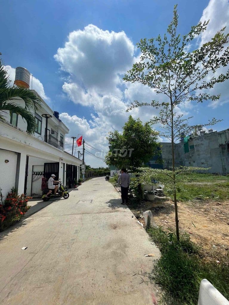 Cần tiền bán gấp mảnh đất 4x14 giá 395tr gần chợ Xuân Thới Thượng - Ảnh 3
