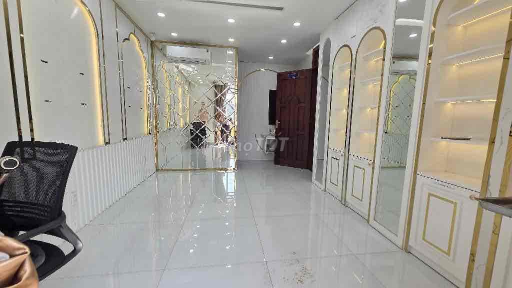 Nhà mặt tiền cuối Mã lò, ô tô để trong nhà– DT hiếm 8x10m 4L Giá hơn 7