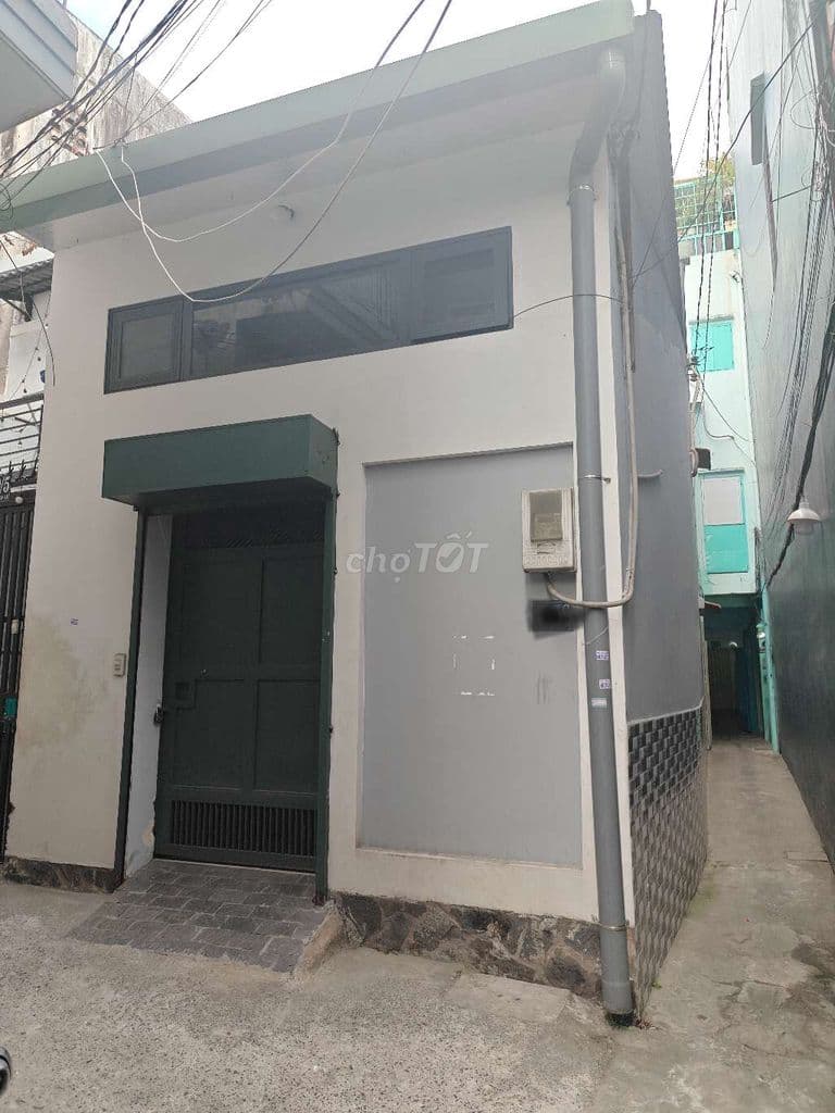 50m2,Giá 5.4x tỷ(tl),đi bộ 5p ra ĐH Ngoại Thương,PN dưới trệt