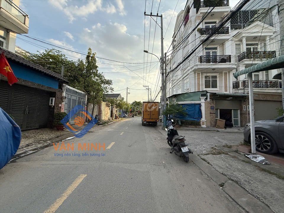 BÁN ĐẤT ĐS 10 CÁCH QL13 200M , ĐƯỜNG THÔNG , XE HƠI, 65M2, 4 TỶ 150
