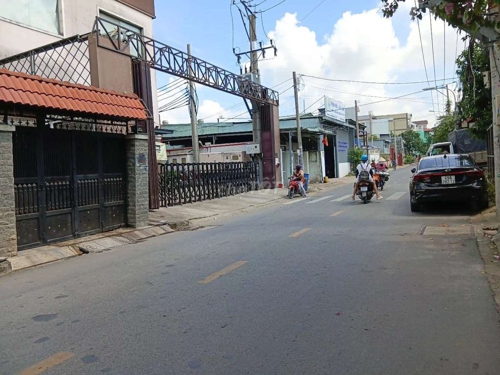 Nhà cấp 4 , hai mặt tiền đường TL41 giá tốt dt 136,6m thổ cư - Ảnh 2