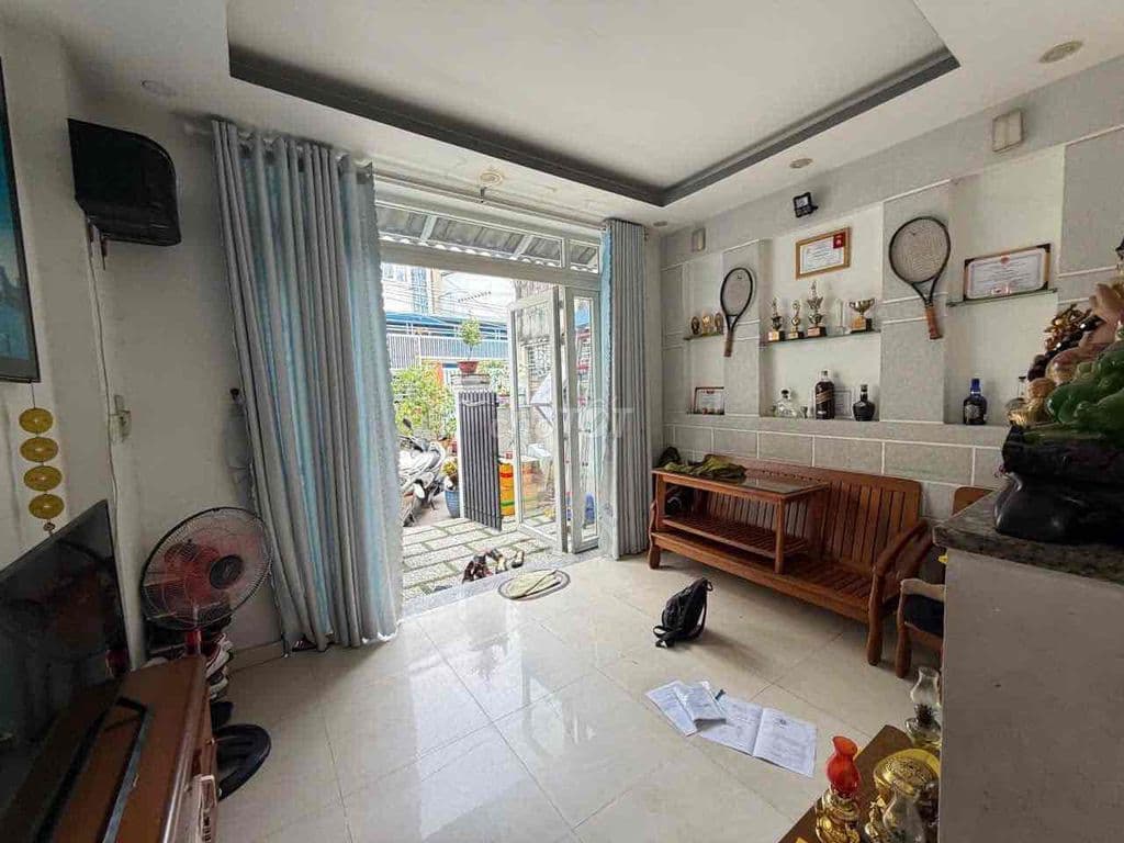 Nhà Lê lợi - Lê Lai gần ĐH - DT gần 60m2 - 3 phòng - Chỉ hơn 5T