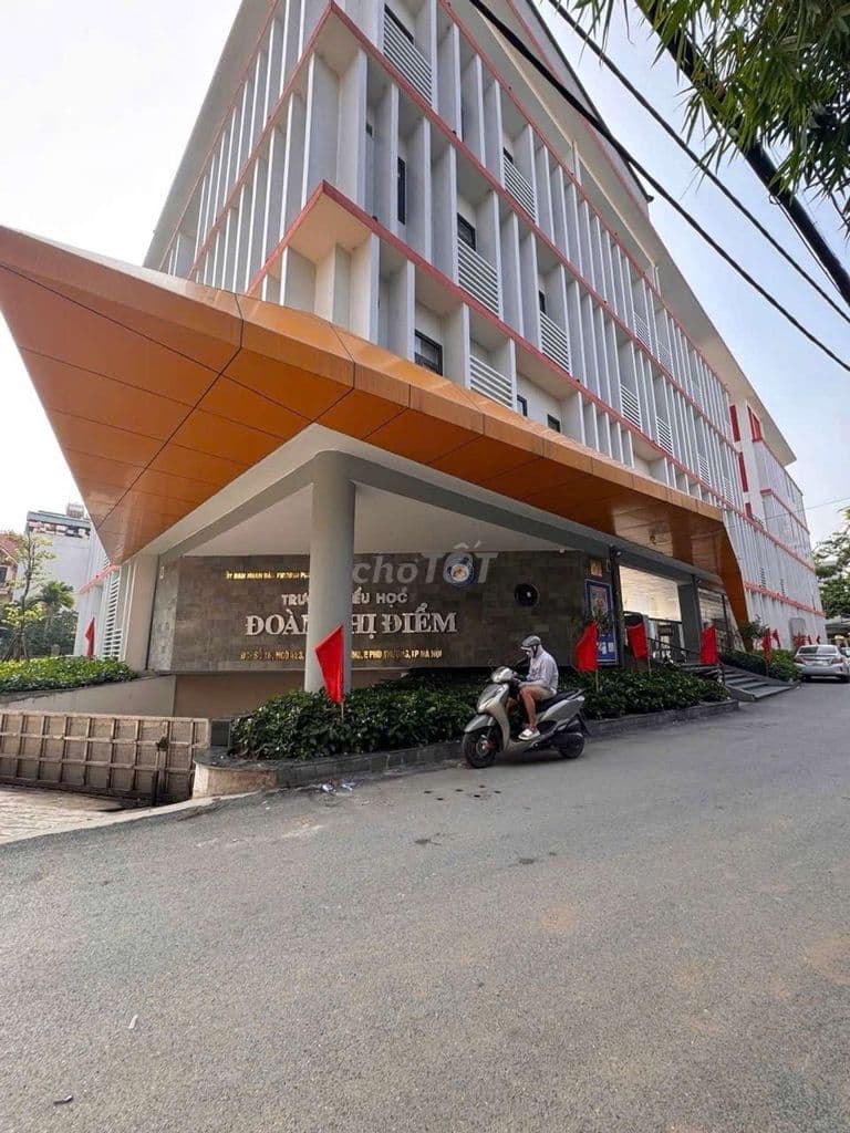 Nhà mặt ngõ Phú Thượng kinh doanh, hai ô tô ngủ trong nhà. - Ảnh 2
