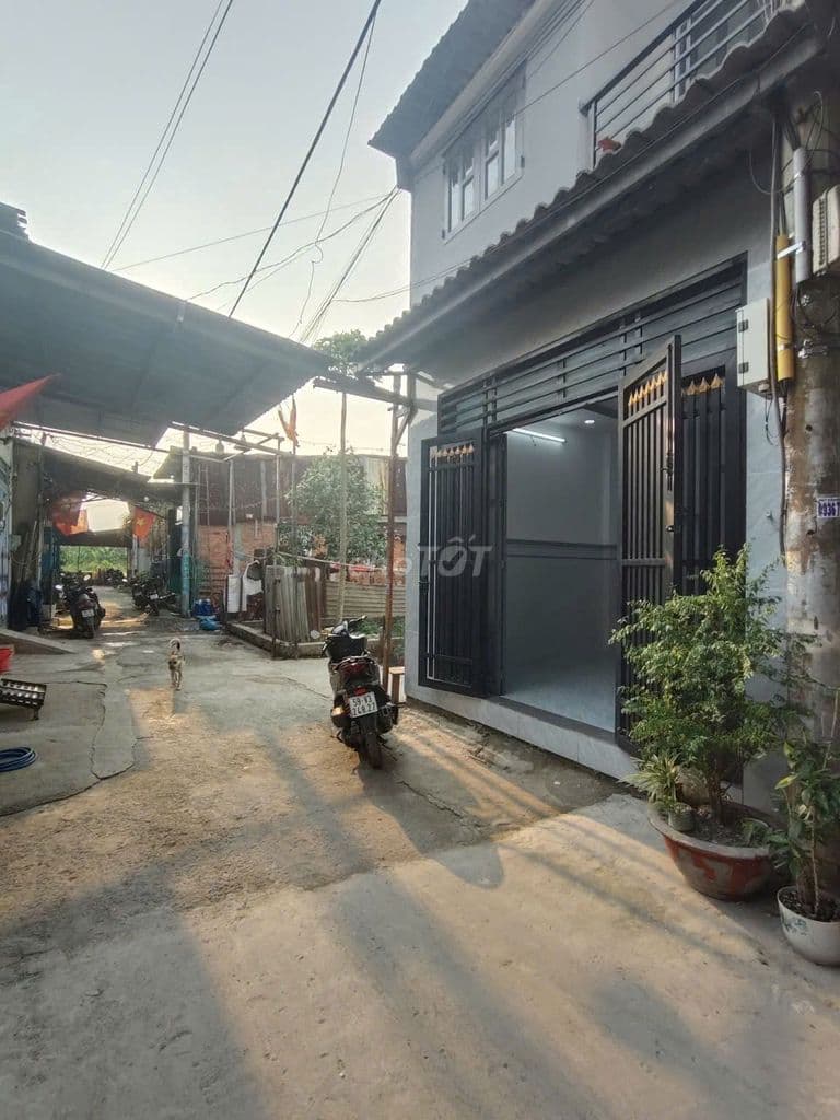 Bán nhà mới tân trang 4x11 3pn2wc đường Nguyễn Thị Trọn 1tỷ380 bớt lộc