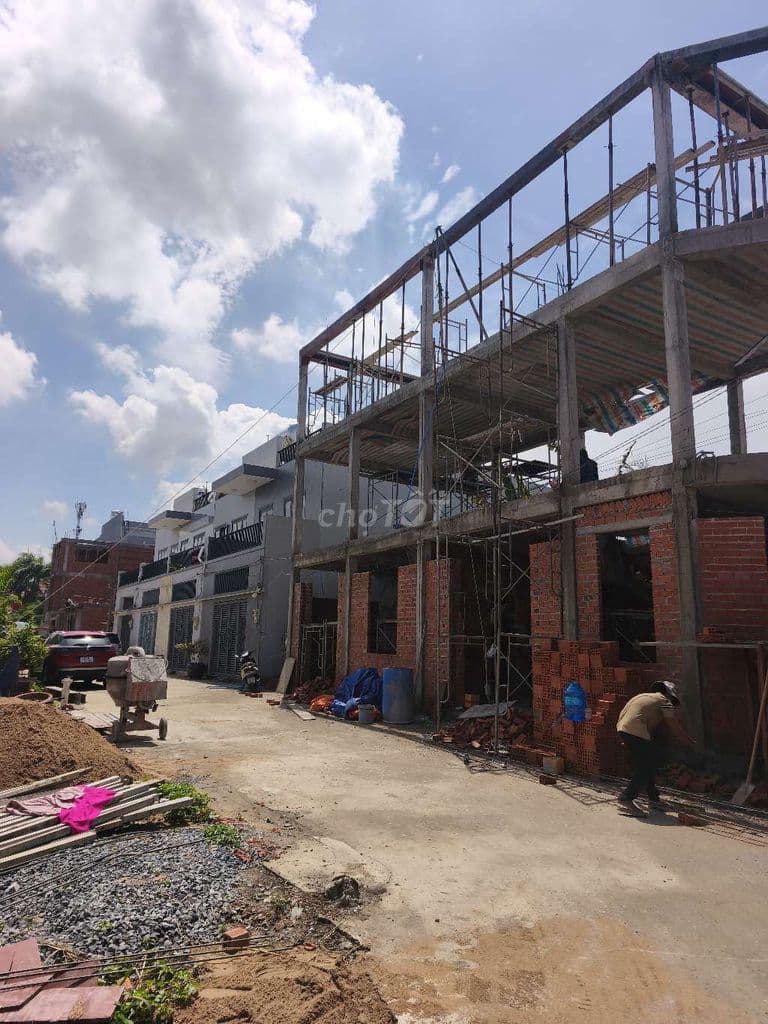 Bán 1000m có 950m thổ cư. đường xe hơi vào tới đất.
