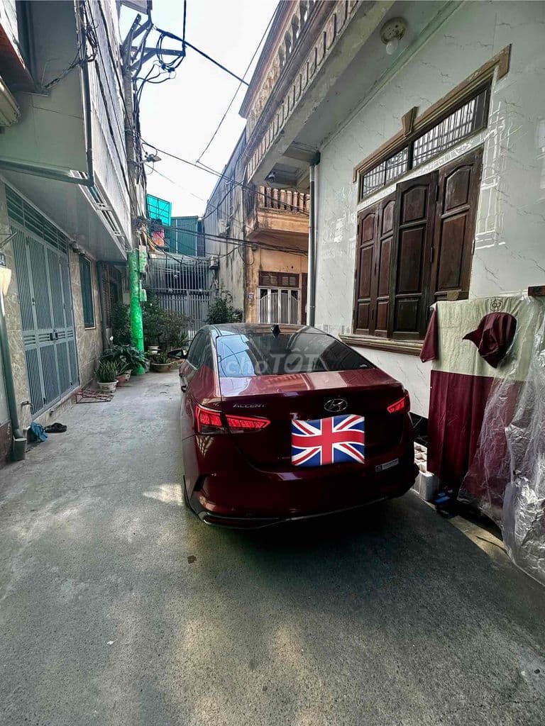 Bán nhà ngõ 147 Tân Mai ô tô đỗ cửa 100triệu xíu/1m2