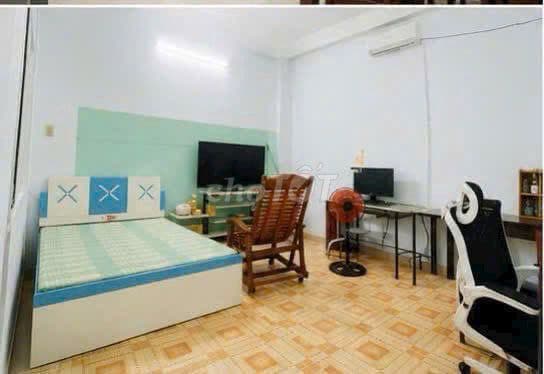 Bán nhà Tân Phú gần Aoen 95m2 3 tầng chỉ 9,9 tỷ - Ảnh 2