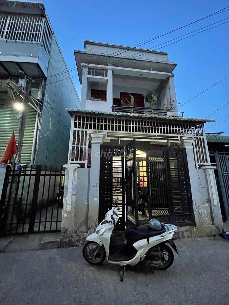 Nhà diện tích khủng 6,42m x 20m. 1/ đường Dương Thị Mười. Hẻm xe tải