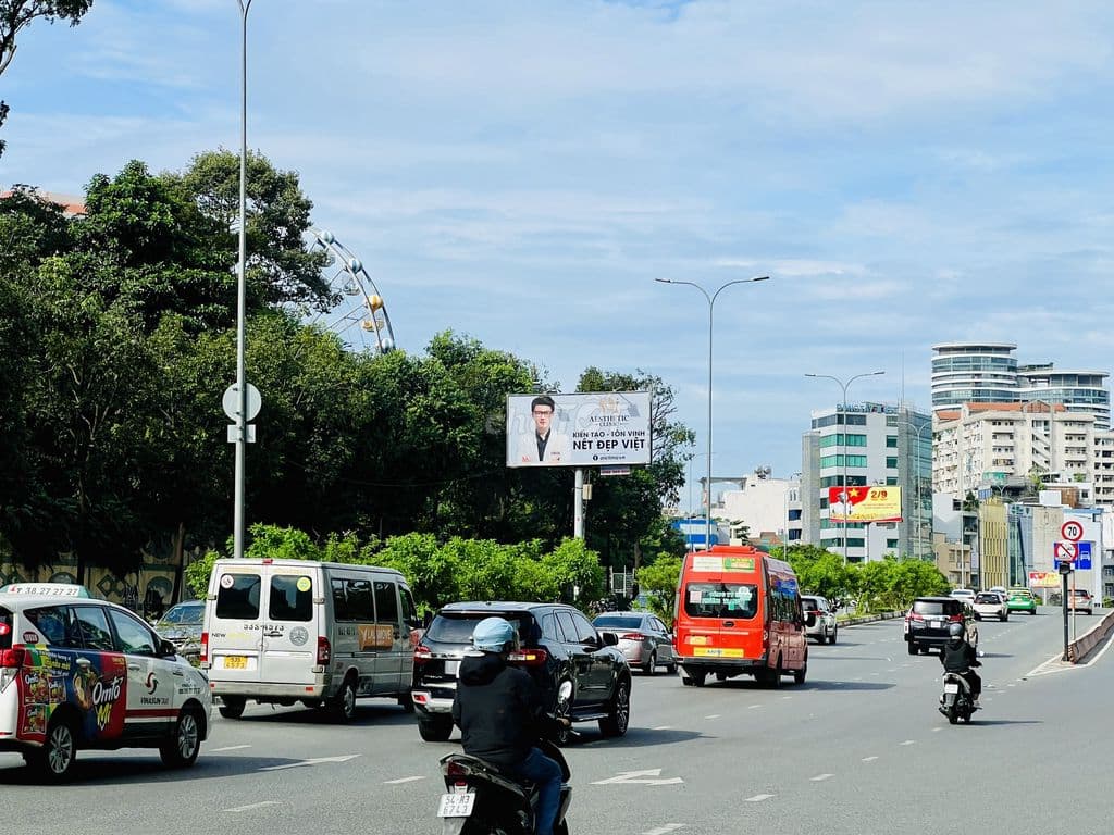 Nhà 4 tầng đẹp đường Hồng Bàng, Q.5–hẻm 4m–Giá rẻ-Không mua là tiếc !