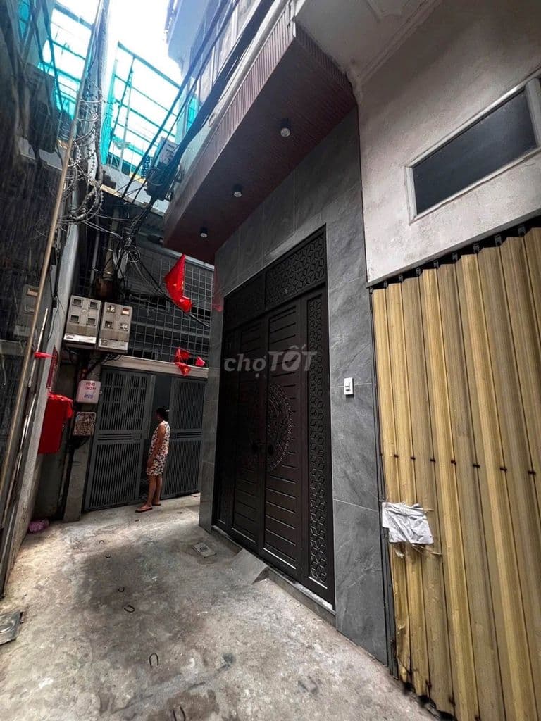 bán nhà 4 tầng phố cự lộc