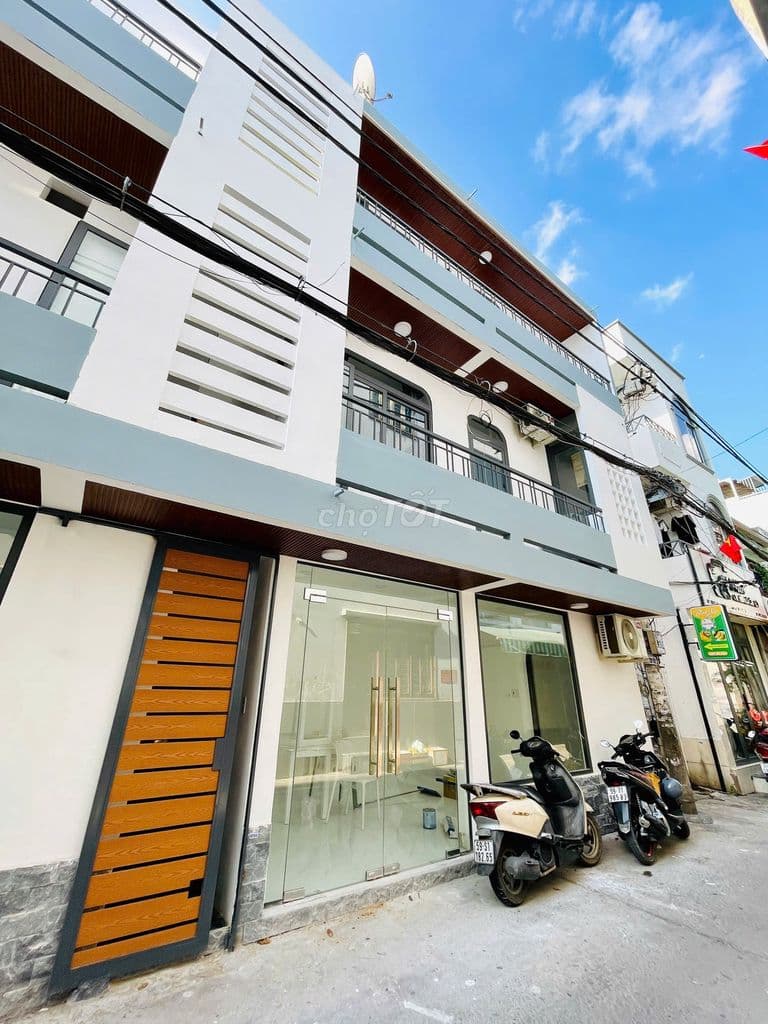 Giảm 600TR, Tòa nhà ngang khủng 18M , 3 Tầng ốp Kính , nhỉnh 12 tỷ - Ảnh 3