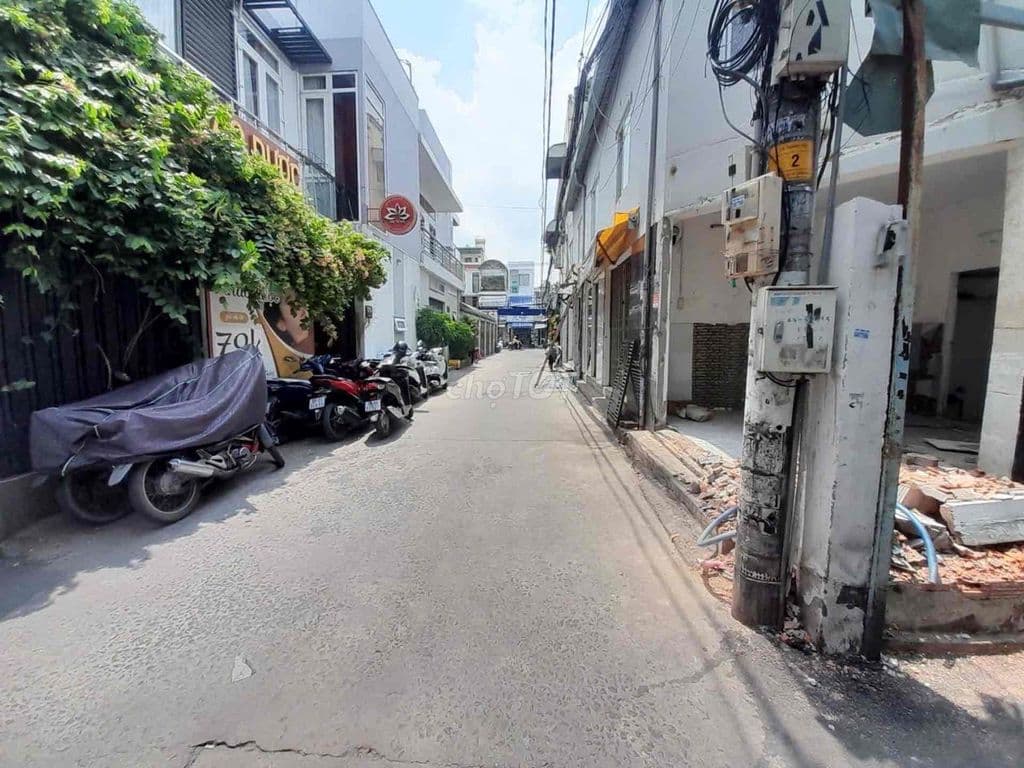 NGAY LOTTEMART NGUYỄN VĂN LƯỢNG : HẺM 6m THÔNG - 55m2 - 6,05 T