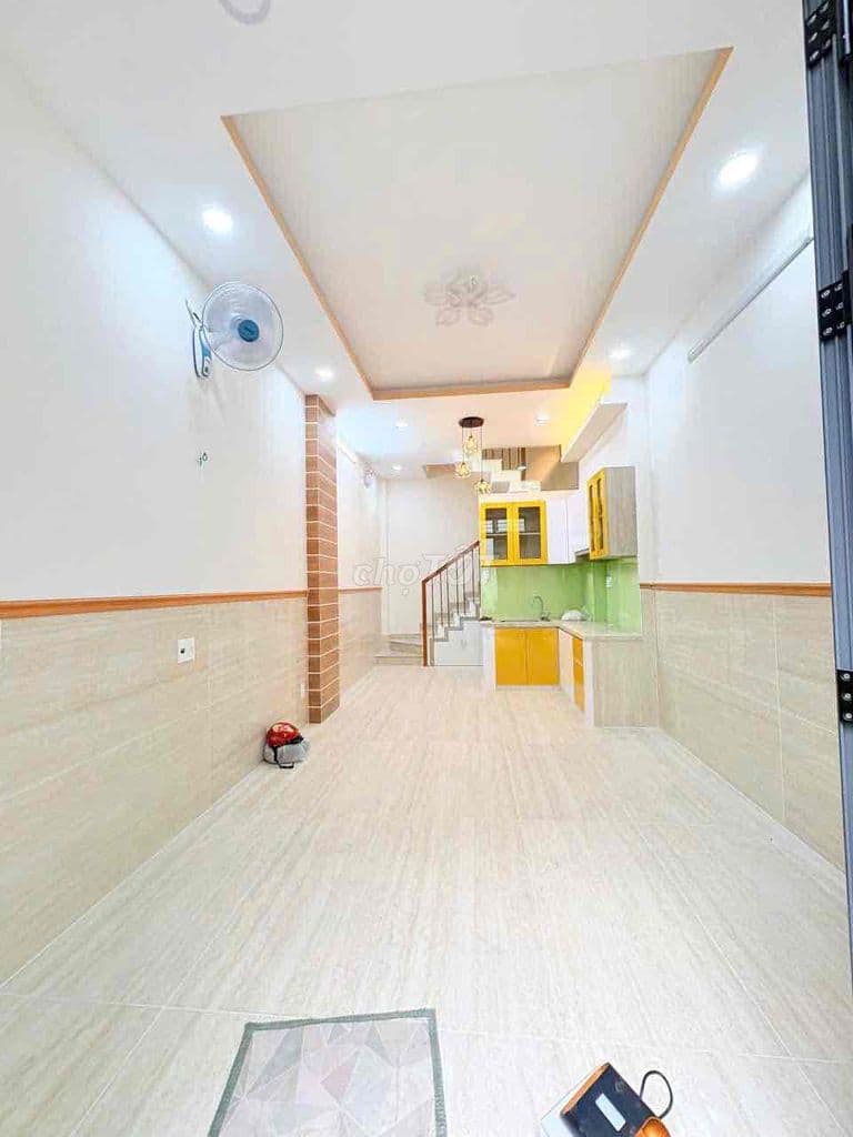 Nhà mới 3.4x10.2m 1 trệt 2 lầu st full nội thất hẻm / Lạc Long Quân - Ảnh 2