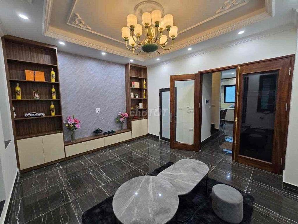 Tôn Đức Thắng, sát phố, ngõ ba gác thông, nhà xây mới, full đồ, 39m*5T