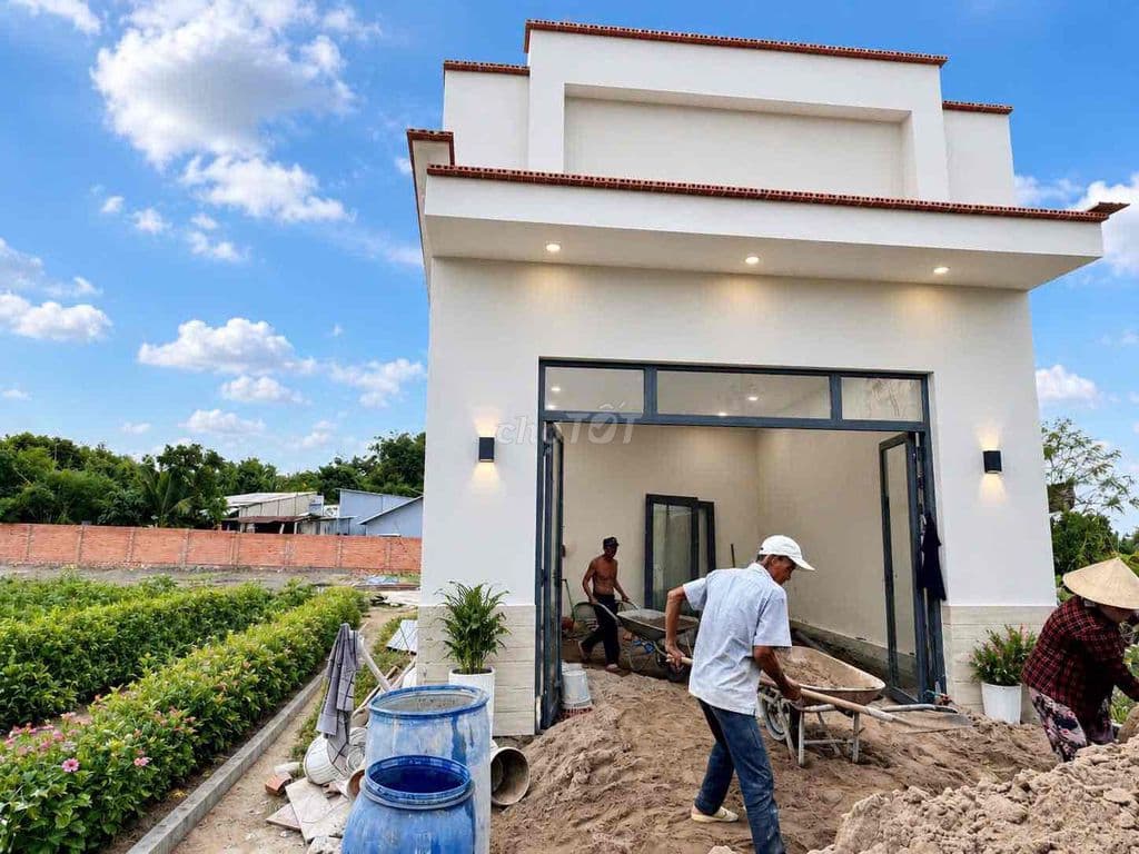 Hạ 200triệu,chủ cần tiền bán nhà mới xây 115m2 đường 1/Nguyễn Thị Thôn