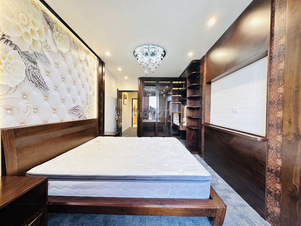 Bán Nhà Mặt Phố "VIP Vàng" - 6 Tầng View Hồ - Giảng Võ